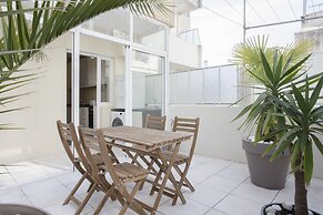 Liiiving - Terrace Downtown Apartment