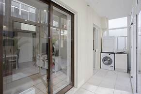 Liiiving - Terrace Downtown Apartment