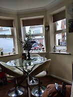 Captivating 1-bed Apartment in Bournemouth