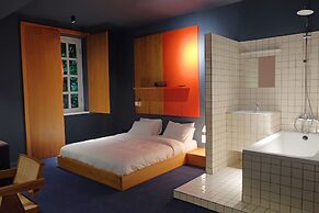 Blueberry Nights Hotel