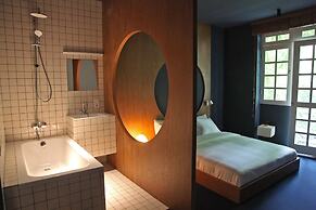 Blueberry Nights Hotel