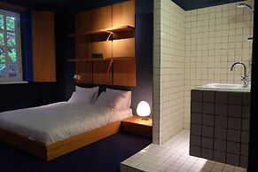 Blueberry Nights Hotel