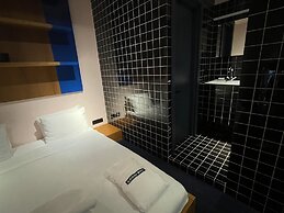 Blueberry Nights Hotel