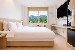 Daisy Hotel