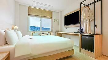 Daisy Hotel