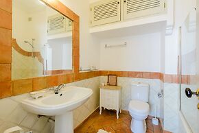 Casa Omlandia With Pool - Lagos Old Town
