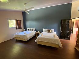 Grand Park Manuel Antonio