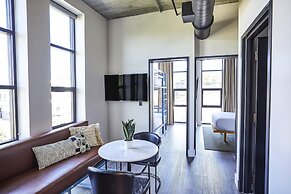 Waymore's Guest House & Casual Club