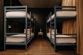 Waymore's Guest House & Casual Club