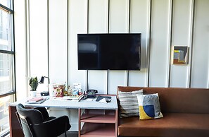 Waymore's Guest House & Casual Club