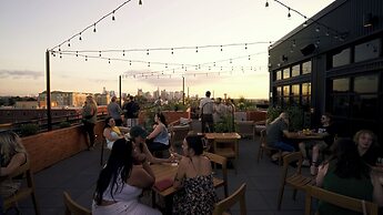 Waymore's Guest House & Casual Club