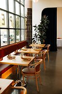 Waymore's Guest House & Casual Club