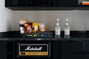 Waymore's Guest House & Casual Club