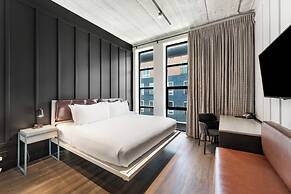 Waymore's Guest House & Casual Club