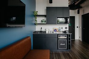 Waymore's Guest House & Casual Club