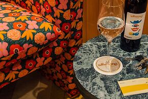 Waymore's Guest House & Casual Club