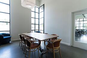 Waymore's Guest House & Casual Club