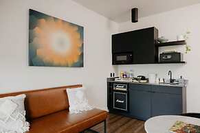 Waymore's Guest House & Casual Club