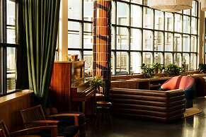 Waymore's Guest House & Casual Club