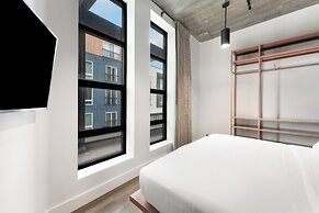 Waymore's Guest House & Casual Club