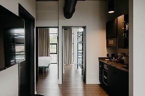 Waymore's Guest House & Casual Club