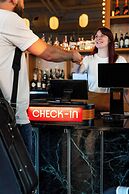 Waymore's Guest House & Casual Club