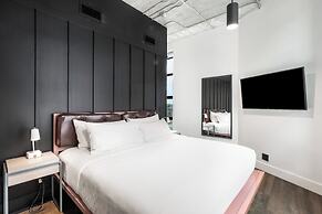 Waymore's Guest House & Casual Club