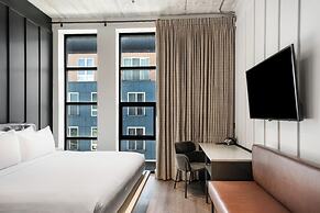 Waymore's Guest House & Casual Club