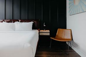 Waymore's Guest House & Casual Club