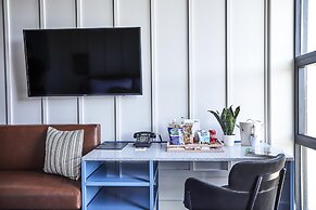 Waymore's Guest House & Casual Club