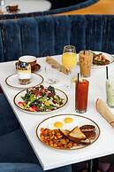 Waymore's Guest House & Casual Club