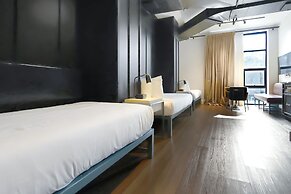 Waymore's Guest House & Casual Club