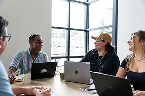 Waymore's Guest House & Casual Club