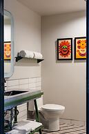 Waymore's Guest House & Casual Club