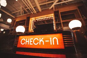 Waymore's Guest House & Casual Club