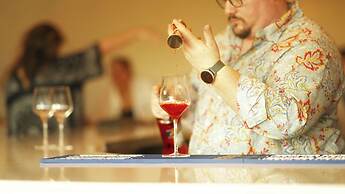 Waymore's Guest House & Casual Club