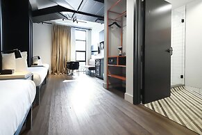 Waymore's Guest House & Casual Club