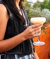 Waymore's Guest House & Casual Club