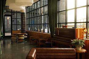 Waymore's Guest House & Casual Club