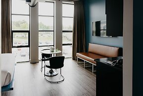 Waymore's Guest House & Casual Club