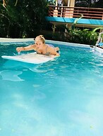 Burnt Toast Surf Camp - Hostel