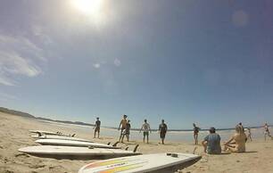 Burnt Toast Surf Camp - Hostel