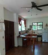 Burnt Toast Surf Camp - Hostel