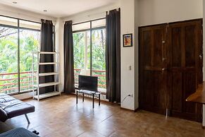 Burnt Toast Surf Camp - Hostel