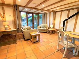 Brundish, Suffolk Large 4-bed Barn Stunning!