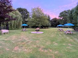 Brundish, Suffolk Large 4-bed Barn Stunning!