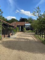 Brundish, Suffolk Large 4-bed Barn Stunning!