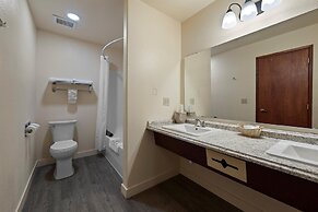 Quincy INN and Suites