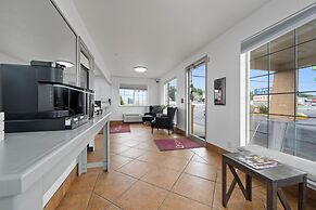 Quincy INN and Suites