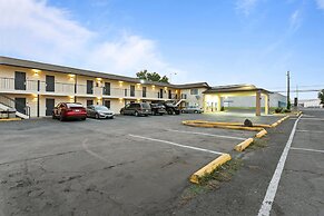 Quincy INN and Suites